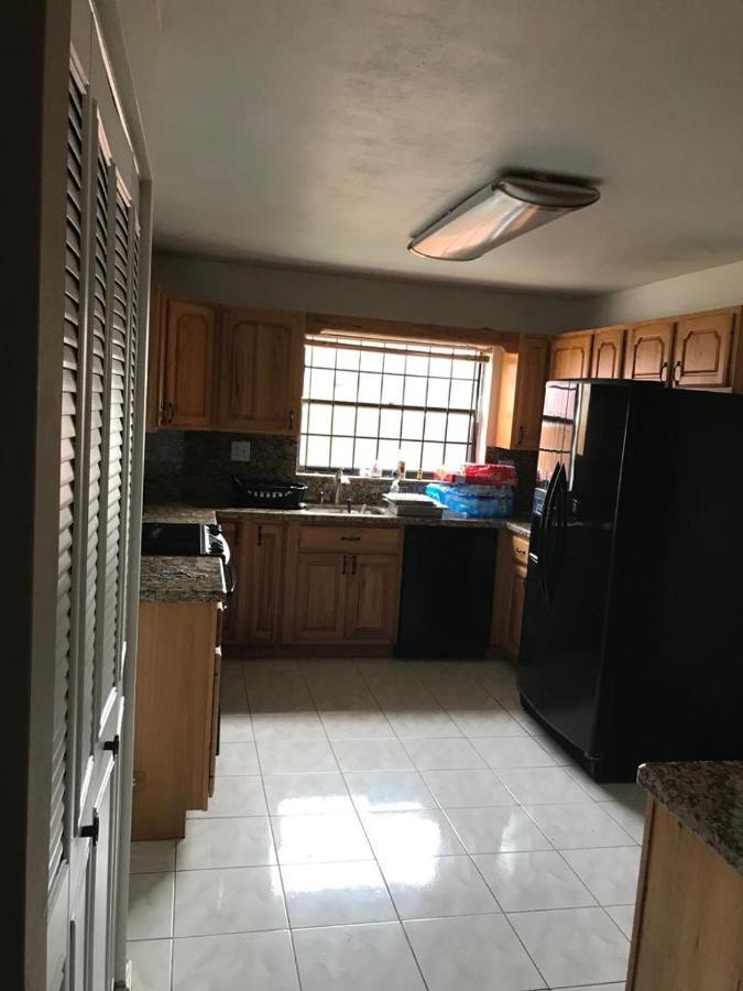 82-10Sw 135Av Villa Маями Екстериор снимка