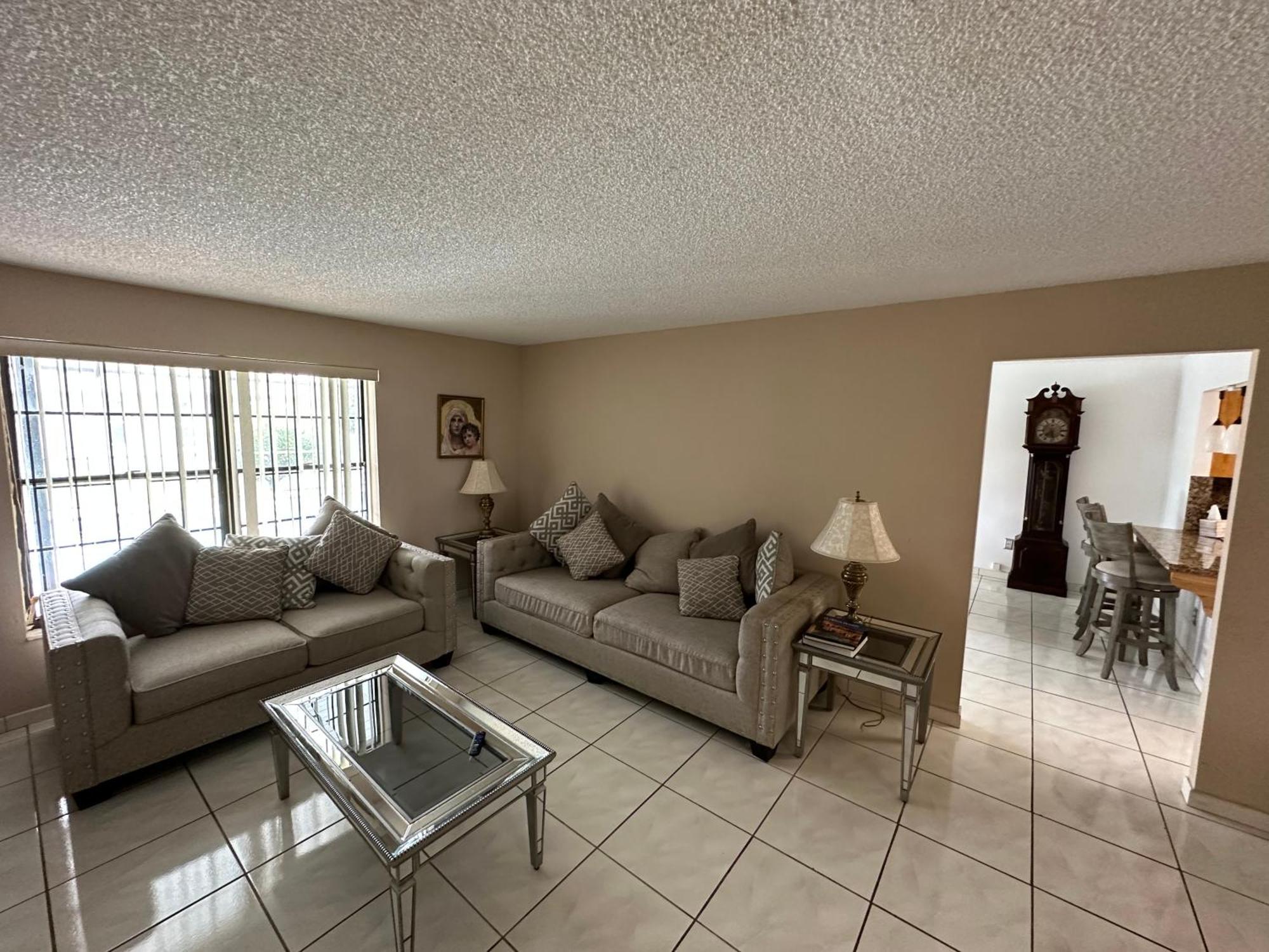 82-10Sw 135Av Villa Маями Екстериор снимка